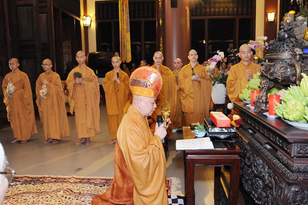 Đại Giới Đàn Quảng Đức: Tuyên Thanh Qui - Khai Chung Bảng - Niêm Đàn Sái Tịnh - Tụng Luật