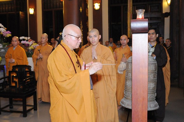 Đại Giới Đàn Quảng Đức: Tuyên Thanh Qui - Khai Chung Bảng - Niêm Đàn Sái Tịnh - Tụng Luật