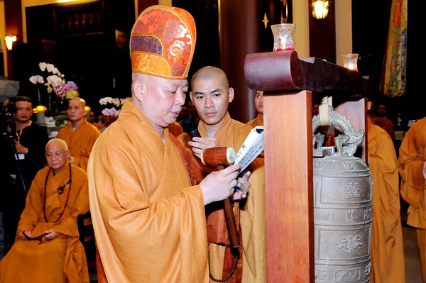 Đại Giới Đàn Quảng Đức: Tuyên Thanh Qui - Khai Chung Bảng - Niêm Đàn Sái Tịnh - Tụng Luật