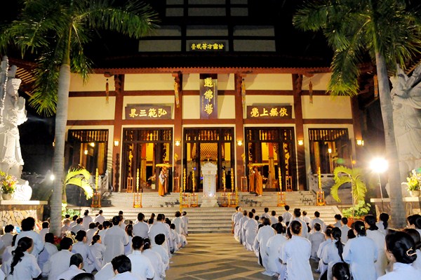 Đại Giới Đàn Quảng Đức: Tuyên Thanh Qui - Khai Chung Bảng - Niêm Đàn Sái Tịnh - Tụng Luật