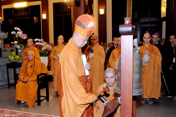 Đại Giới Đàn Quảng Đức: Tuyên Thanh Qui - Khai Chung Bảng - Niêm Đàn Sái Tịnh - Tụng Luật
