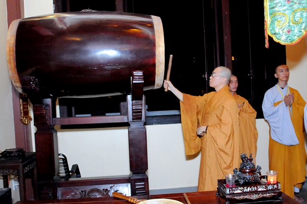 Đại Giới Đàn Quảng Đức: Tuyên Thanh Qui - Khai Chung Bảng - Niêm Đàn Sái Tịnh - Tụng Luật
