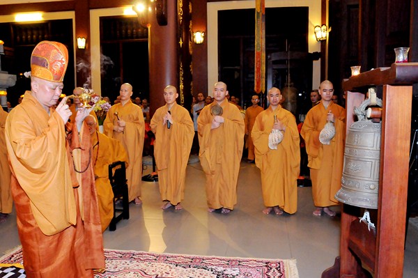 Đại Giới Đàn Quảng Đức: Tuyên Thanh Qui - Khai Chung Bảng - Niêm Đàn Sái Tịnh - Tụng Luật