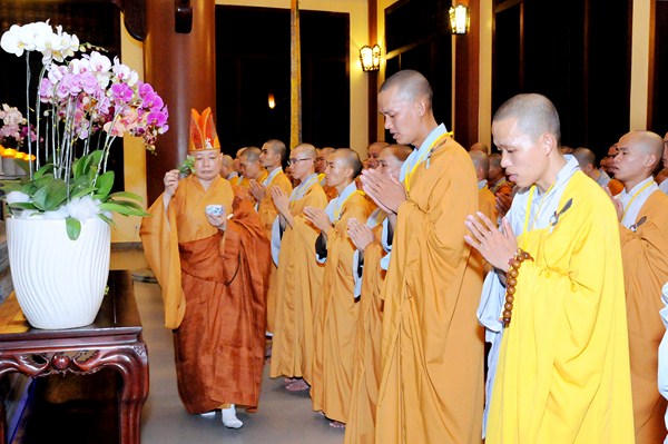 Đại Giới Đàn Quảng Đức: Tuyên Thanh Qui - Khai Chung Bảng - Niêm Đàn Sái Tịnh - Tụng Luật