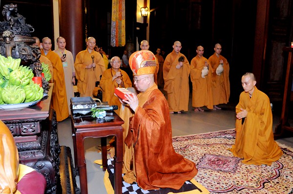 Đại Giới Đàn Quảng Đức: Tuyên Thanh Qui - Khai Chung Bảng - Niêm Đàn Sái Tịnh - Tụng Luật