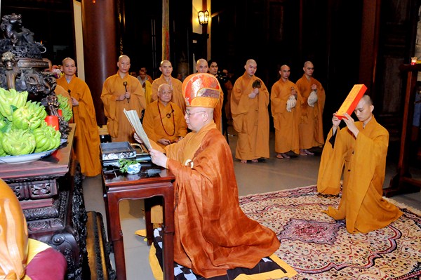 Đại Giới Đàn Quảng Đức: Tuyên Thanh Qui - Khai Chung Bảng - Niêm Đàn Sái Tịnh - Tụng Luật