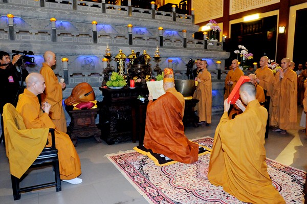 Đại Giới Đàn Quảng Đức: Tuyên Thanh Qui - Khai Chung Bảng - Niêm Đàn Sái Tịnh - Tụng Luật