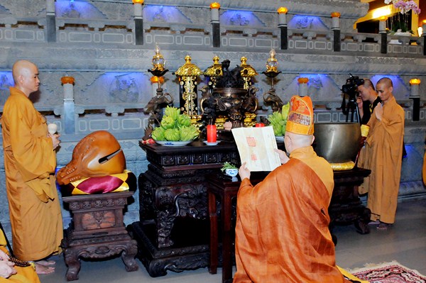 Đại Giới Đàn Quảng Đức: Tuyên Thanh Qui - Khai Chung Bảng - Niêm Đàn Sái Tịnh - Tụng Luật