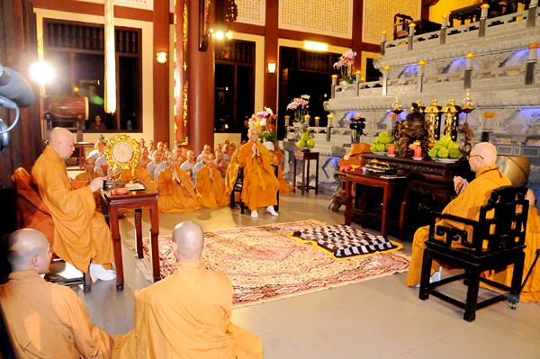 Đại Giới Đàn Quảng Đức: Tuyên Thanh Qui - Khai Chung Bảng - Niêm Đàn Sái Tịnh - Tụng Luật