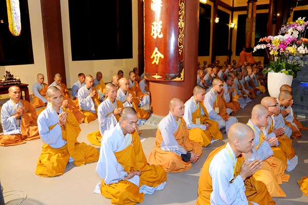 Đại Giới Đàn Quảng Đức: Tuyên Thanh Qui - Khai Chung Bảng - Niêm Đàn Sái Tịnh - Tụng Luật