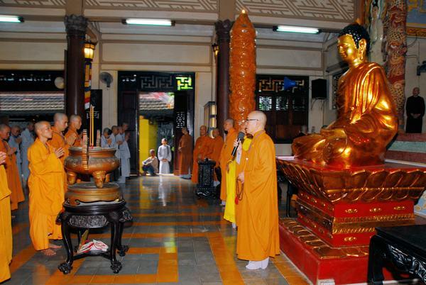 Đại giới đàn Bồ tát Quảng Đức: Thi tụng luật giới tử Tăng