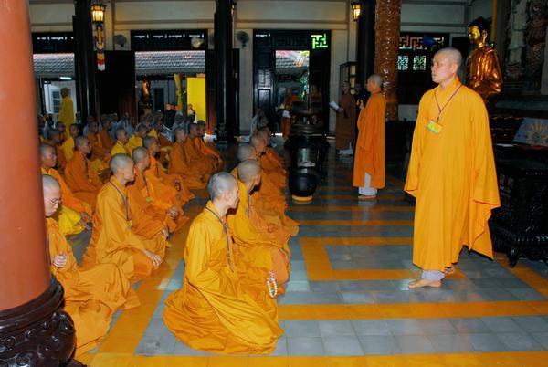 Đại giới đàn Bồ tát Quảng Đức: Thi tụng luật giới tử Tăng