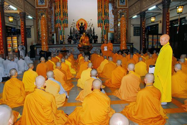 Đại giới đàn Bồ tát Quảng Đức: Thi tụng luật giới tử Tăng