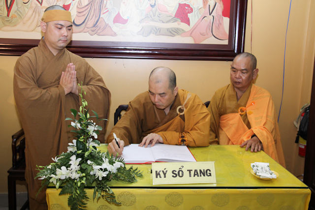 Ngày thứ 2: Các phái đoàn viếng tang cố HT. Thích Nhật Quang