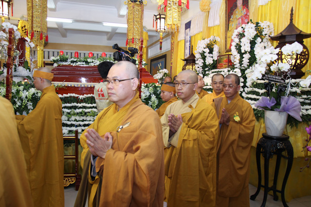 Ngày thứ 2: Các phái đoàn viếng tang cố HT. Thích Nhật Quang