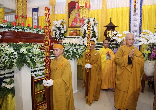 Ngày thứ 2: Các phái đoàn viếng tang cố HT. Thích Nhật Quang