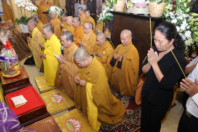 Ngày thứ 2: Các phái đoàn viếng tang cố HT. Thích Nhật Quang