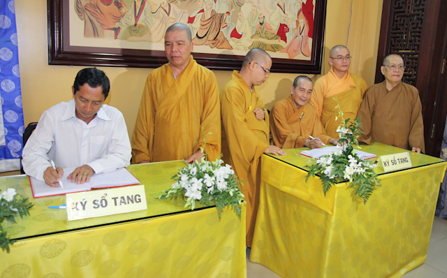 Ngày thứ 2: Các phái đoàn viếng tang cố HT. Thích Nhật Quang