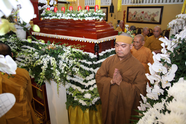 Ngày thứ 2: Các phái đoàn viếng tang cố HT. Thích Nhật Quang