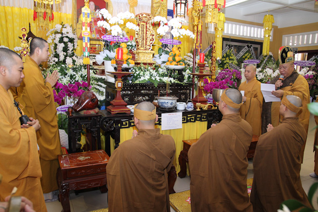 Ngày thứ 2: Các phái đoàn viếng tang cố HT. Thích Nhật Quang