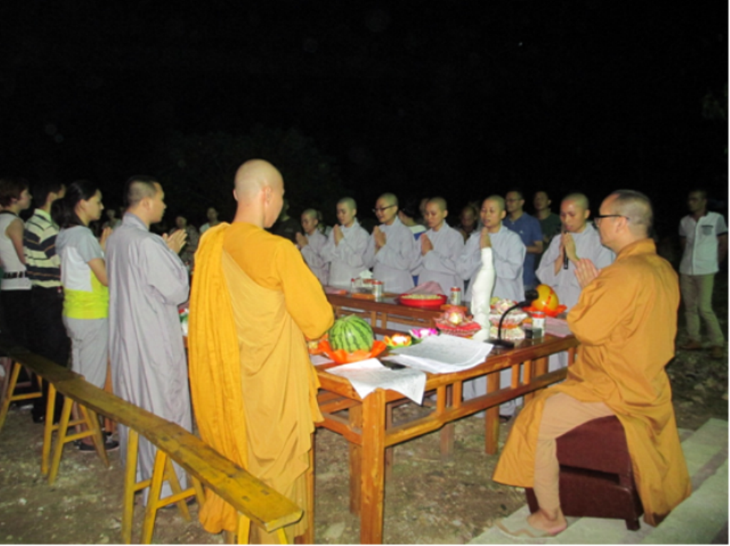 Tăng Ni Du Học Sinh Tham Gia Lễ Tết Trung Thu Tại Chùa Trung Quốc