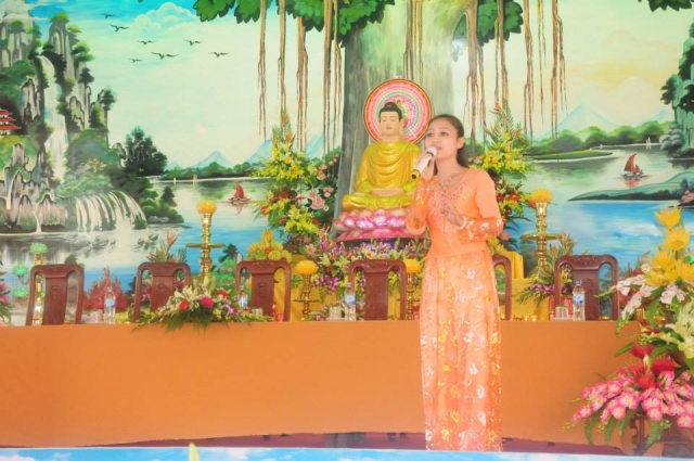 Thích Nhật Từ chia sẻ pháp thoại tại chùa Giáng