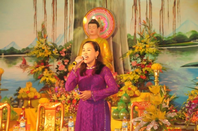 Thích Nhật Từ chia sẻ pháp thoại tại chùa Giáng