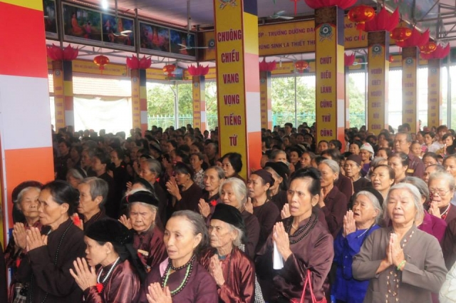 Thích Nhật Từ chia sẻ pháp thoại tại chùa Giáng