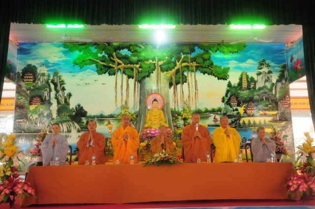 Thích Nhật Từ chia sẻ pháp thoại tại chùa Giáng