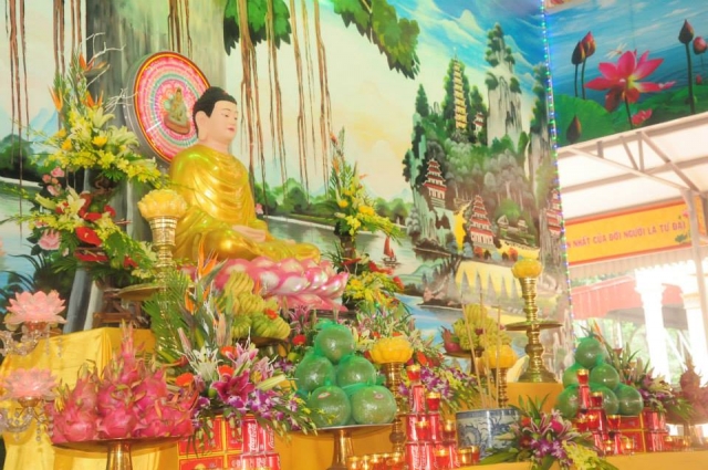 Thích Nhật Từ chia sẻ pháp thoại tại chùa Giáng