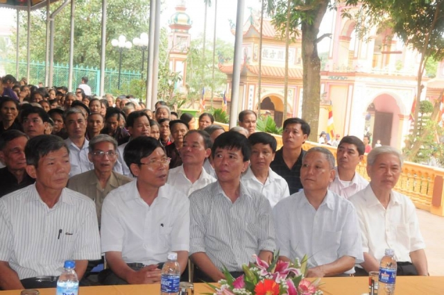 Thích Nhật Từ chia sẻ pháp thoại tại chùa Giáng