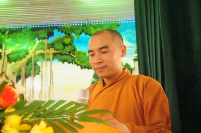 Thích Nhật Từ chia sẻ pháp thoại tại chùa Giáng