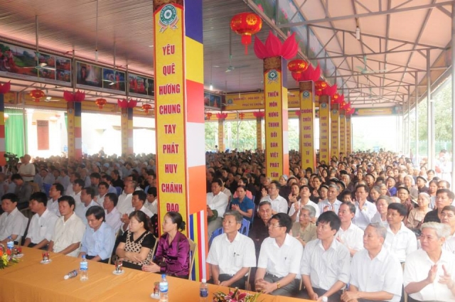 Thích Nhật Từ chia sẻ pháp thoại tại chùa Giáng