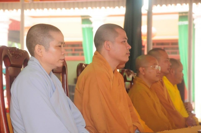 Thích Nhật Từ chia sẻ pháp thoại tại chùa Giáng