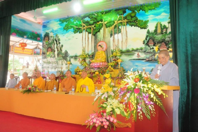 Thích Nhật Từ chia sẻ pháp thoại tại chùa Giáng