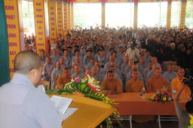 Thích Nhật Từ chia sẻ pháp thoại tại chùa Giáng