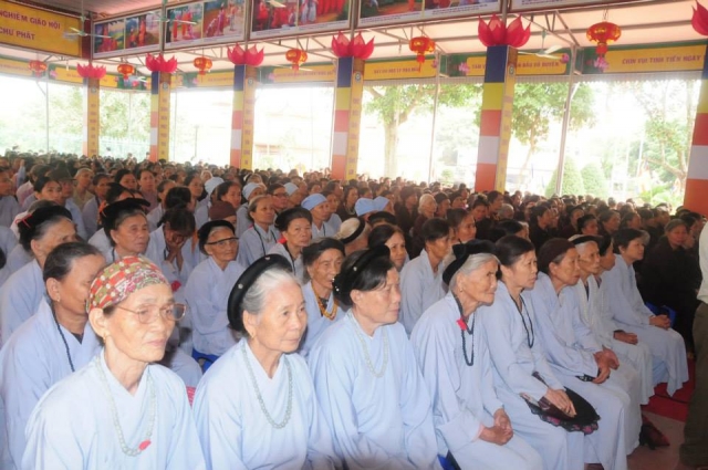 Thích Nhật Từ chia sẻ pháp thoại tại chùa Giáng