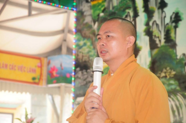 Thích Nhật Từ chia sẻ pháp thoại tại chùa Giáng