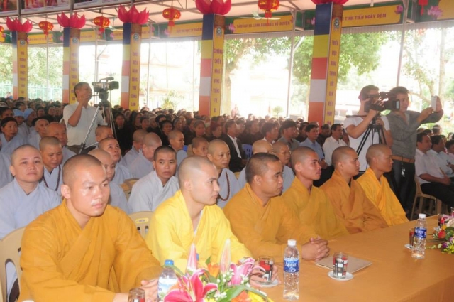 Thích Nhật Từ chia sẻ pháp thoại tại chùa Giáng