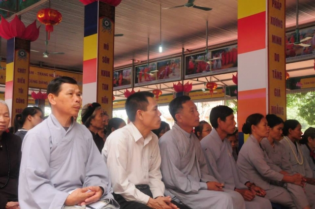 Thích Nhật Từ chia sẻ pháp thoại tại chùa Giáng