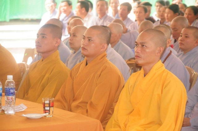 Thích Nhật Từ chia sẻ pháp thoại tại chùa Giáng