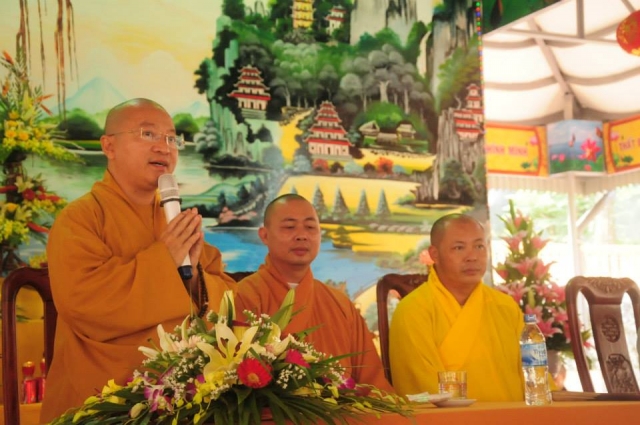 Thích Nhật Từ chia sẻ pháp thoại tại chùa Giáng