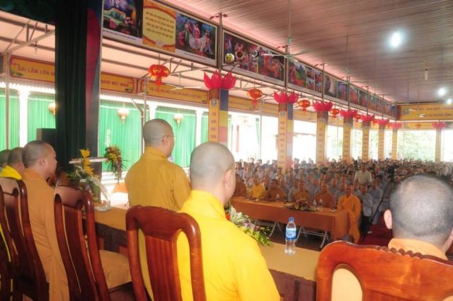 Thích Nhật Từ chia sẻ pháp thoại tại chùa Giáng