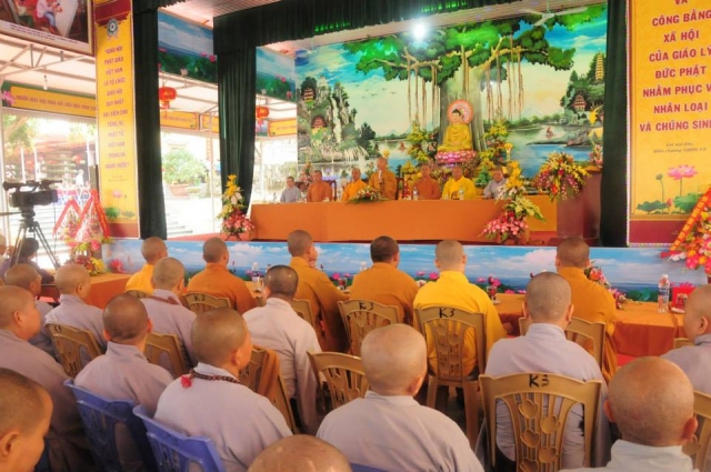 Thích Nhật Từ chia sẻ pháp thoại tại chùa Giáng