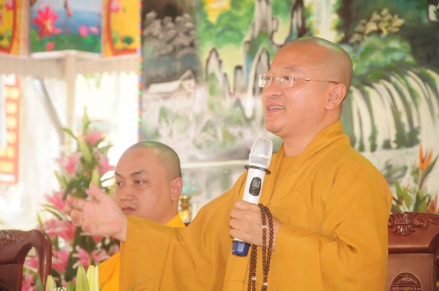 Thích Nhật Từ chia sẻ pháp thoại tại chùa Giáng