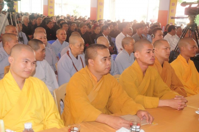 Thích Nhật Từ chia sẻ pháp thoại tại chùa Giáng