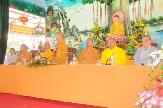Thích Nhật Từ chia sẻ pháp thoại tại chùa Giáng