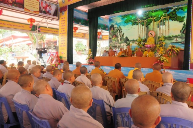 Thích Nhật Từ chia sẻ pháp thoại tại chùa Giáng
