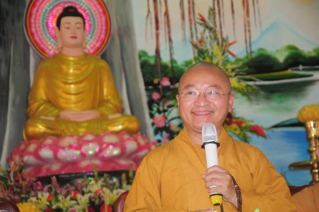 Thích Nhật Từ chia sẻ pháp thoại tại chùa Giáng