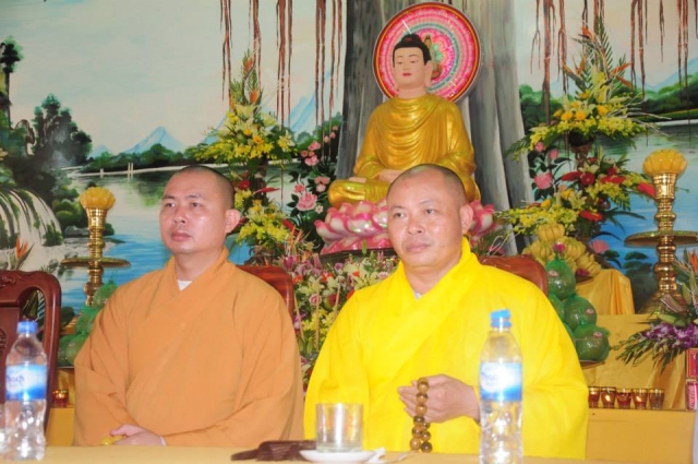 Thích Nhật Từ chia sẻ pháp thoại tại chùa Giáng